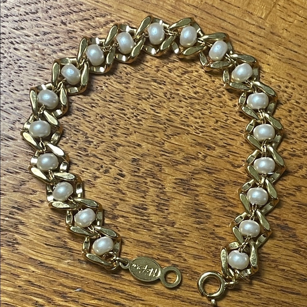 Vintage Napier Gold Bracelet with Pearls 7”